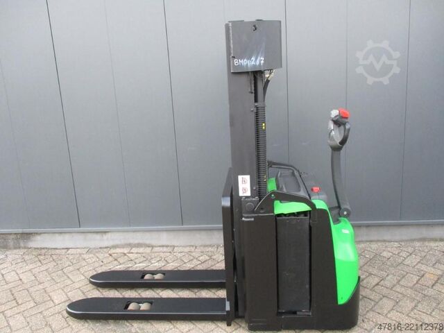 Hoogheffende palletwagen CESAB S215