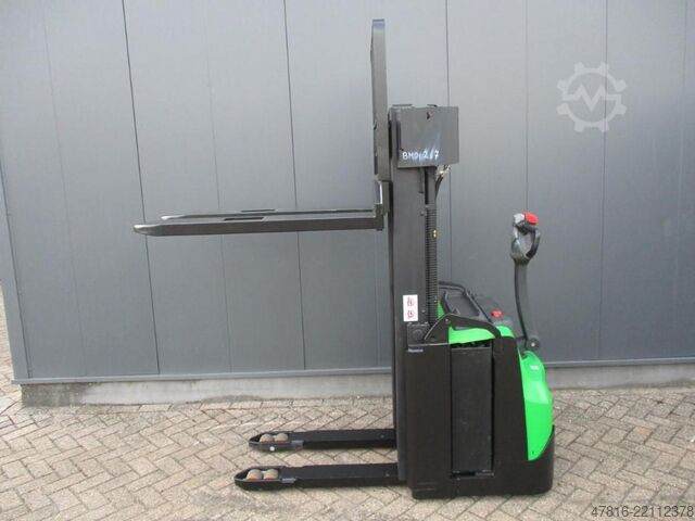 Hoogheffende palletwagen CESAB S215