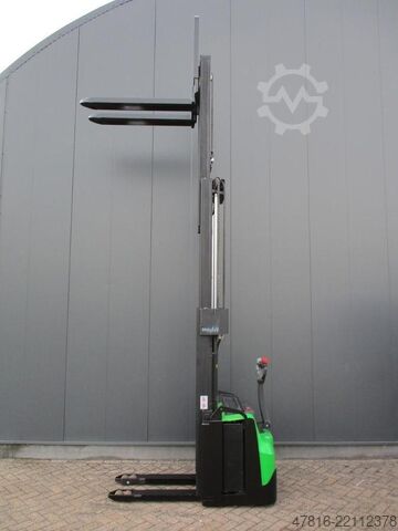 Hoogheffende palletwagen CESAB S215