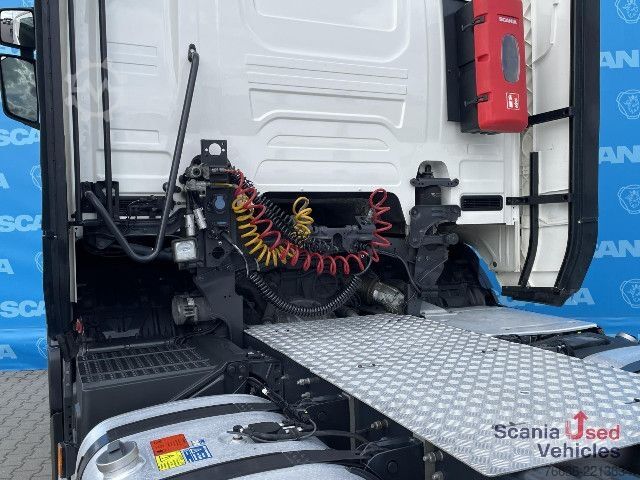 Tractor estándar Scania R 460 A4x2NA DIFF-L RETARDER PARK AIRCO
