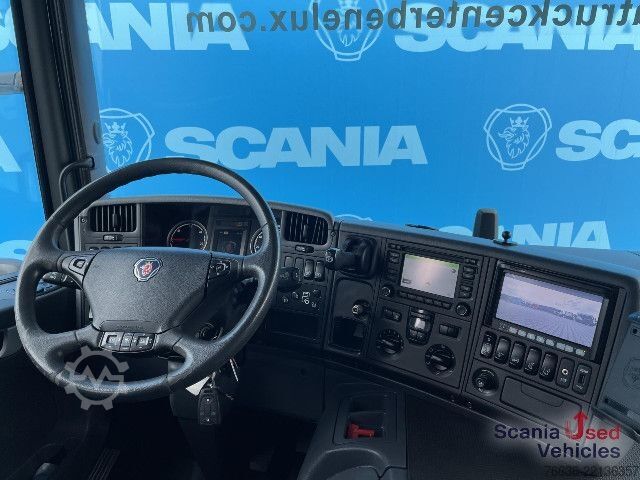 Flaklastbil med kapell Scania P 320 DB4x2MNB RETARDER FULL AIR 2T TAIL LIFT ACC