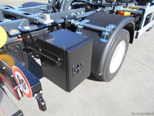 Deposit tip-ladvogn Isuzu M30 (7,5 ton) - SCARRABILE PALFINGER