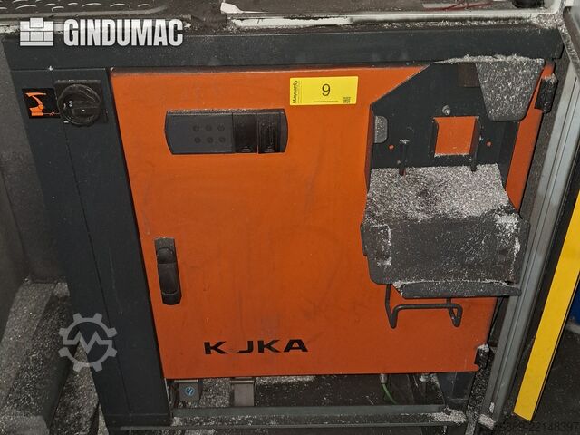 KUKA KR 30L16-2 con KRC 4 KUKA KR 30L16-2 with KRC 4