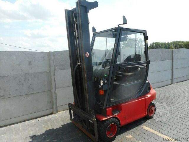 Ușa stivuitorului Linde E20P-02