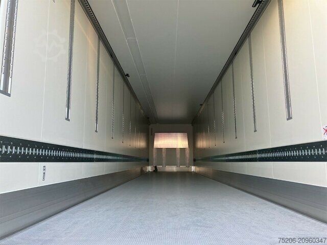 Camión para usos especiales Krone Cool Liner  SDR 27 eL4-MT