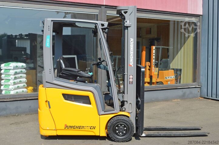 Carretilla elevadora Jungheinrich EFG 215