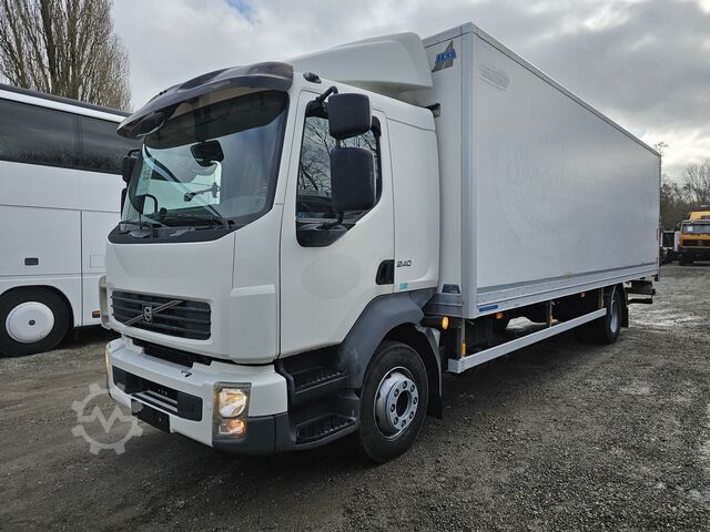 Vrachtwagen met bakwagen Volvo FL240 4x2 Ladeborwand