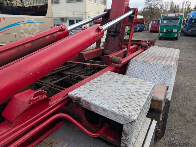 Haakarm vrachtwagen Volvo FH16 6X4 610HP HYVA Blatt/Luft Manuell