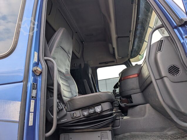 Haakarm vrachtwagen Volvo FH16 6X4 610HP HYVA Blatt/Luft Manuell