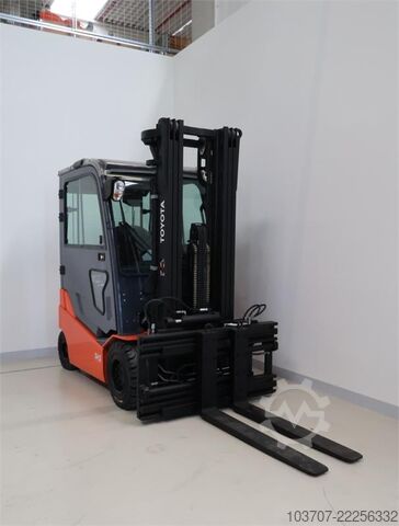 Forklift Toyota 8FBMKT30