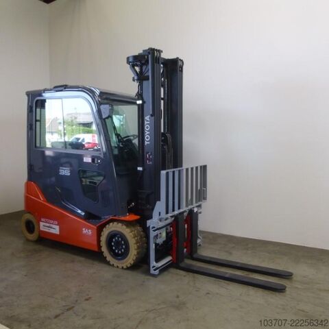 Forklift Toyota 8FBMT35