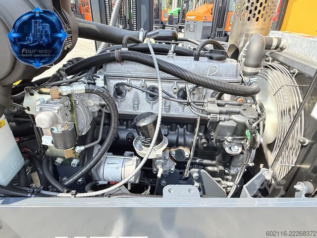 Stivuitor cu patru direcții Combilift C3000 GAS TRIPLEX 6400 ONLY 953H CABIN