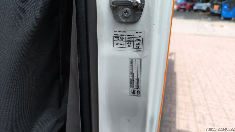 Platforma za rad iz vazduha postavljena na kamione Nissan Cabstar France Elevateur Topy 100-1