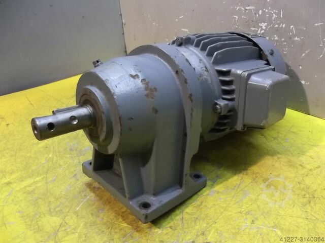 Gear motor 0.55/1.05 kW 45/90 rpm Cebeha CB14/4/2PD