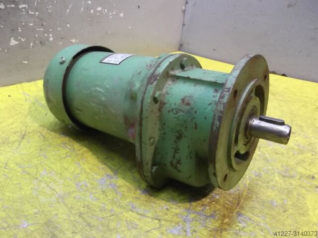 Motor cu reductor 0,055 kW 27 rot/min Bauer GO62-20/DO44-141-B