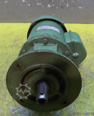 Motor cu reductor 0,055 kW 27 rot/min Bauer GO62-20/DO44-141-B