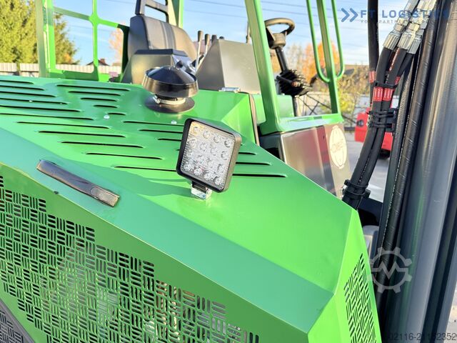 Négyirányú targoncát Combilift CB4000 GAS TRIPLEX 5200 POSITIONER