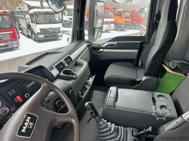 Camião de plataforma MAN TGS 33.440 6x4 KRAN 28m FUNK+Jib+Seilwinde 5./6.