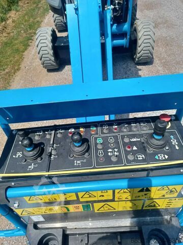 Articulating boom Genie Z45 XC
