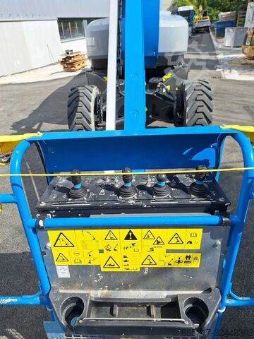 Articulerende giek Genie ZX 135/70