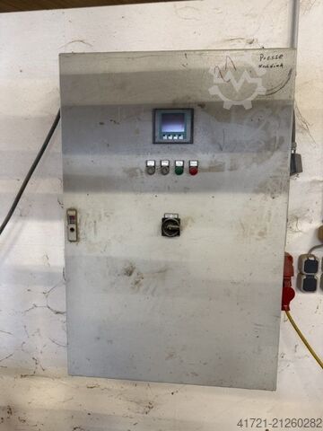 Ujjcsapos kötővonal GOETZINGER Keilzinkenanlage