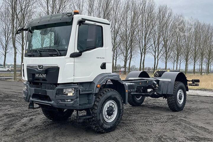 Fahrgestell mit Fahrerhaus MAN TGM 18.250 BB CH Chassis Cabin (10 units)