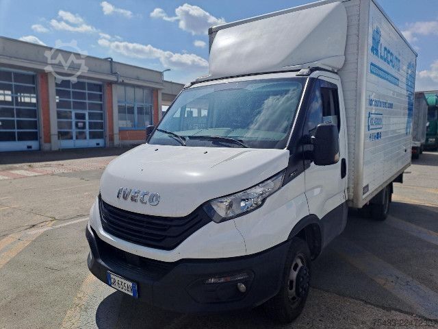Bestelwagen IVECO DAILY 35C14H BOX