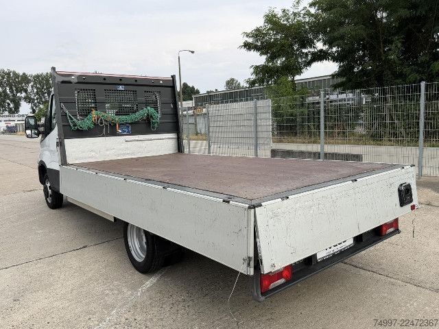 Pick-up bestelwagen IVECO 35C14 / AHK / Zwillingsbereift