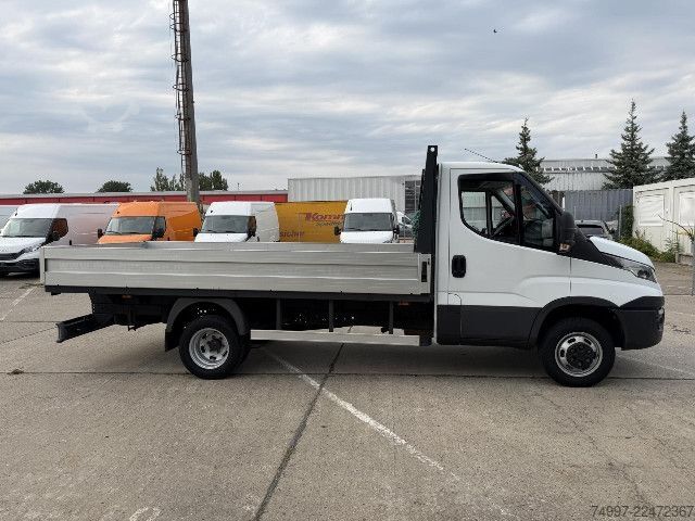 Pick-up bestelwagen IVECO 35C14 / AHK / Zwillingsbereift