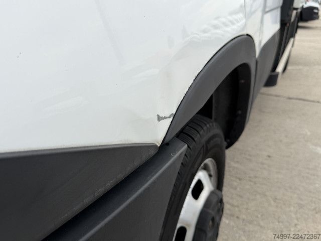 Pick-up bestelwagen IVECO 35C14 / AHK / Zwillingsbereift