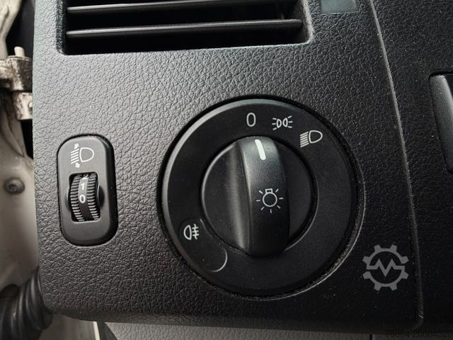 Minibuss VW Crafter 2.0 Tdi 80 kw L2H2 9Sitze Klima Tempomat