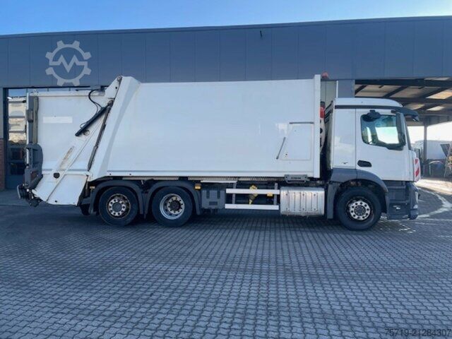 Vuilniswagen Mercedes-Benz 2533 6x2 Antos Faun Vario II 527 H V19