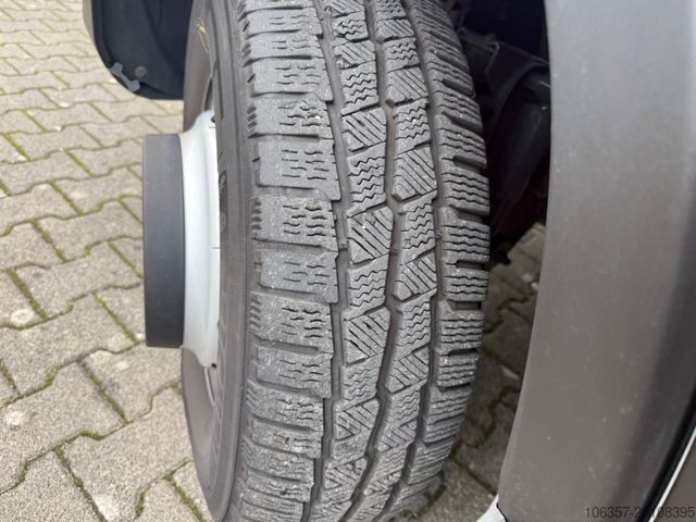 Vrachtwagen met bakwagen IVECO Daily 70C18A8/P,Hi-Matic,Klima,Luftfed.,LBW.1000