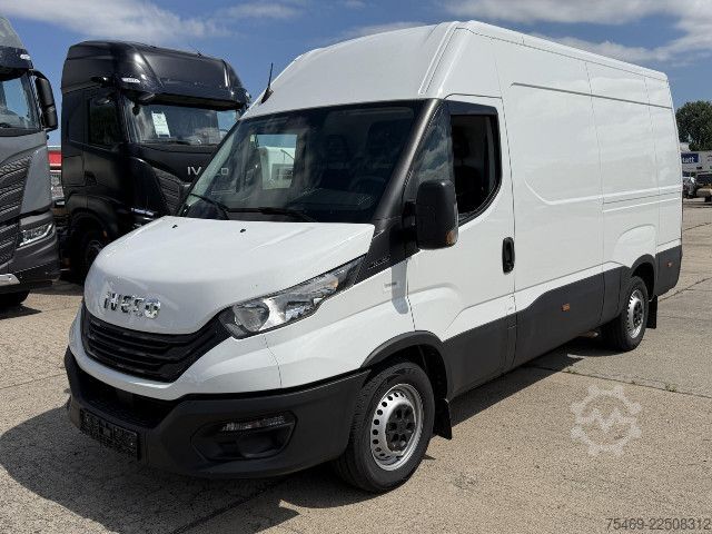 Bestelwagen IVECO 35S16V AHK + Fahrtenschreiber
