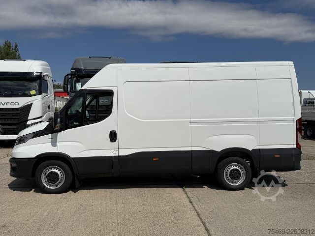 Bestelwagen IVECO 35S16V AHK + Fahrtenschreiber