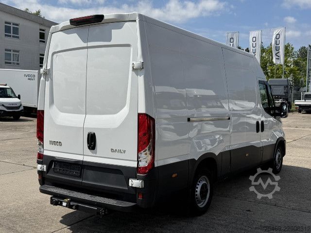Bestelwagen IVECO 35S16V AHK + Fahrtenschreiber