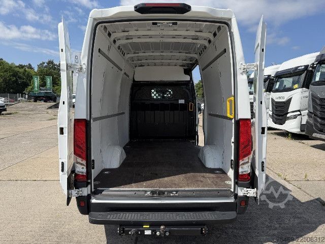 Bestelwagen IVECO 35S16V AHK + Fahrtenschreiber