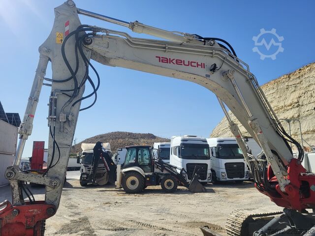 Excavatrice à chaînes Takeuchi TB 1140