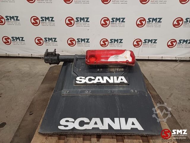 Spatbord Scania Occ Spatbord achteraan rechts met steun en achterl
