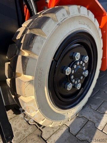 Elektrisk 4 -hjulet gaffeltruck Noblelift CPD30-AF1S