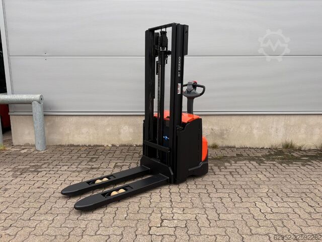 Stivuitor manual Toyota SWE 120 / Akku neu!