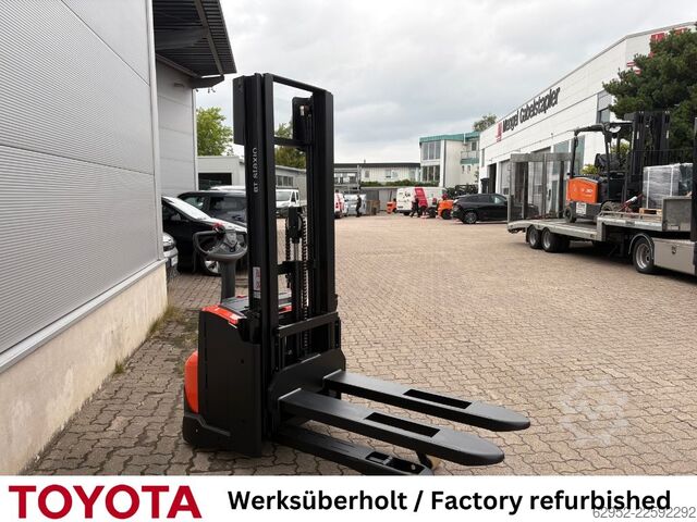 Stivuitor manual Toyota SWE 120 L / Akku neu!