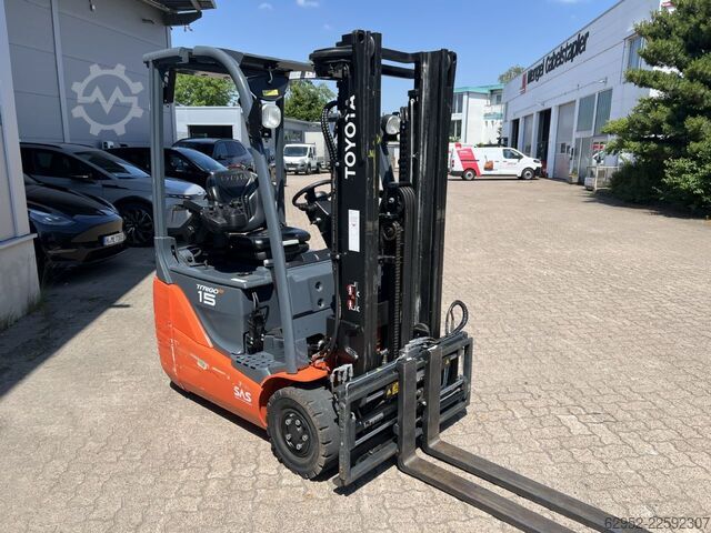 Stivuitor electric cu 3 roți Toyota 8 FBE 15 T