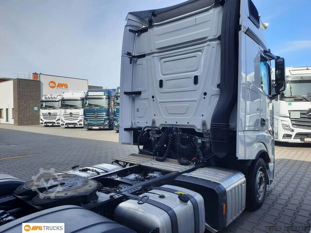 Ciągnik siodłowy typu volume MERCEDES-BENZ 1848 LS ACTROS BIG Öl-Retarder Standklima 2xTank