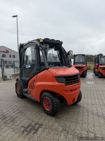 Wózek widłowy z silnikiem wysokoprężnym Linde H50D-02