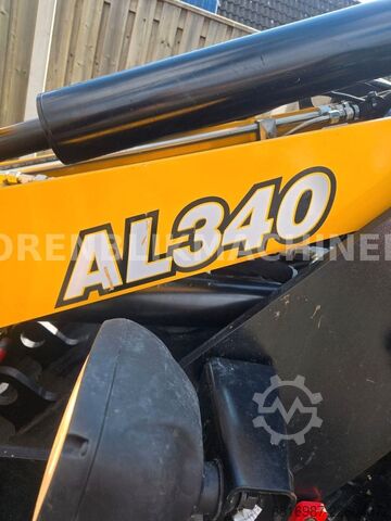 Kolový nakladač GEHL AL 340