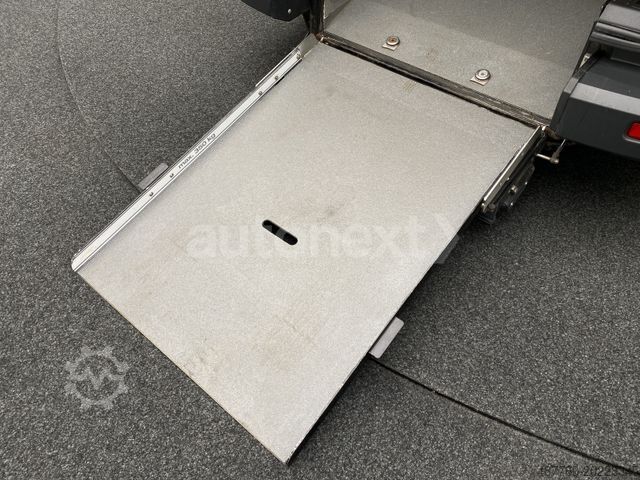 Minibus FORD Grand Tourneo *Rollstuhl-Rampe* Kamera (3779)