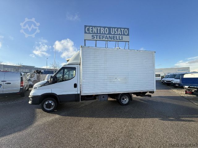 Bestelwagen IVECO DAILY 35C14H BOX + SPONDA