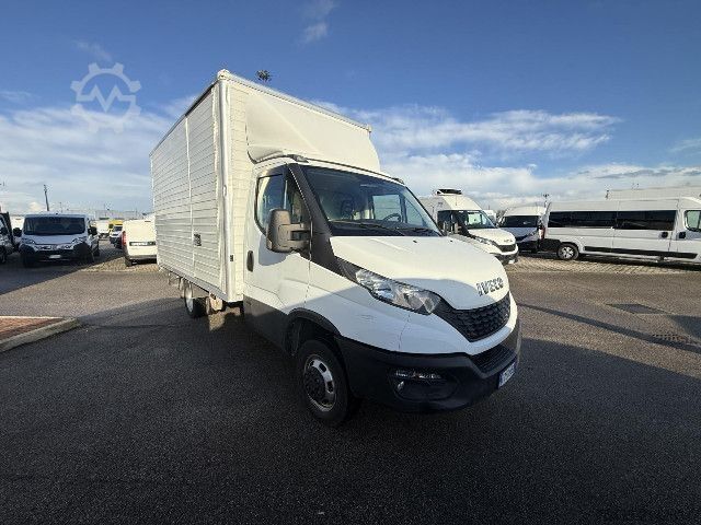 Bestelwagen IVECO DAILY 35C14H BOX + SPONDA
