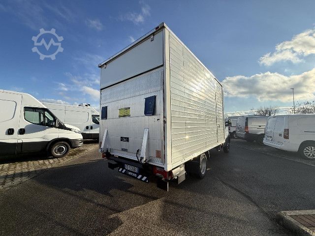 Bestelwagen IVECO DAILY 35C14H BOX + SPONDA